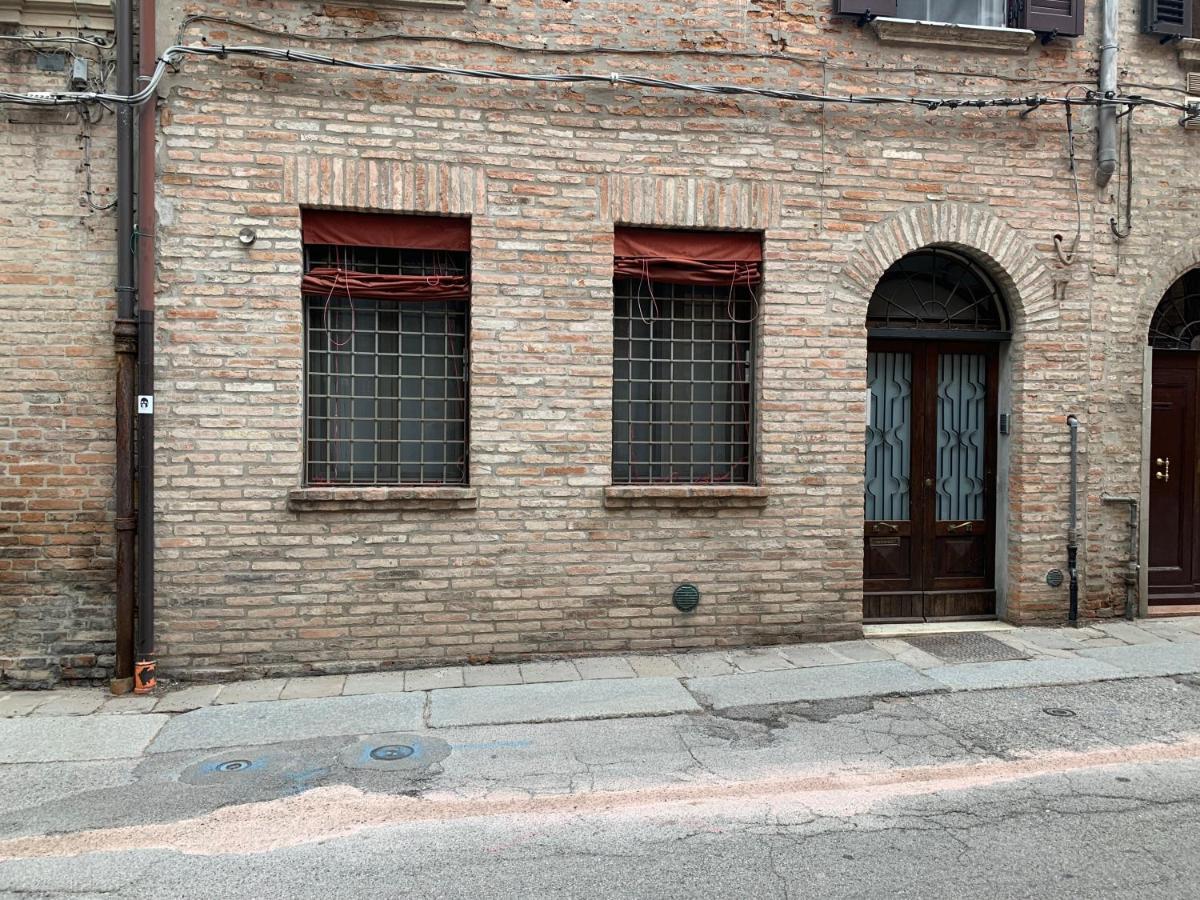 Incastrum - La Soffitta In Centro Ferrara Exterior photo