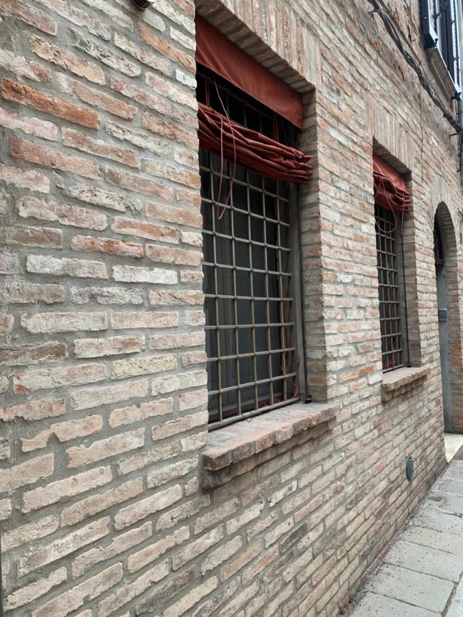 Incastrum - La Soffitta In Centro Ferrara Exterior photo